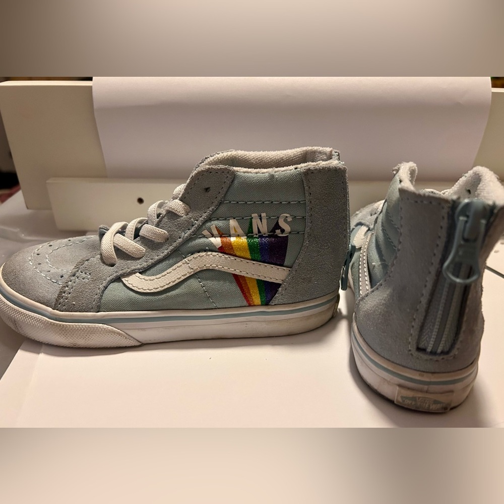 TODDLER RAINBOW VANS SK8-HI ZIP - size 10T